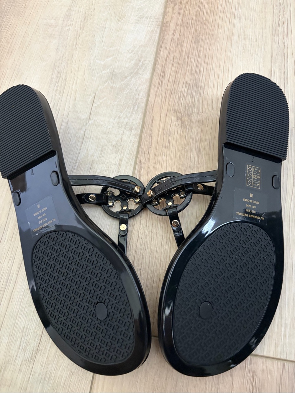 HOST PICK!! ✨ Tory Burch Jelly sandals - Picture 3 of 5
